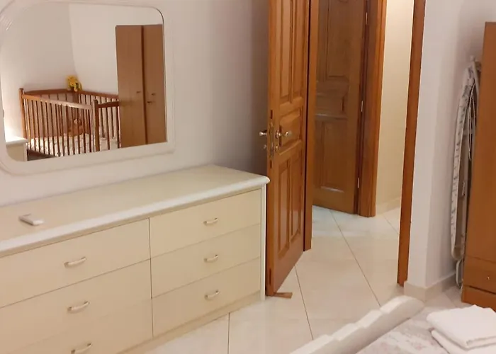 Mimi's Sunnyview House * Vlachata